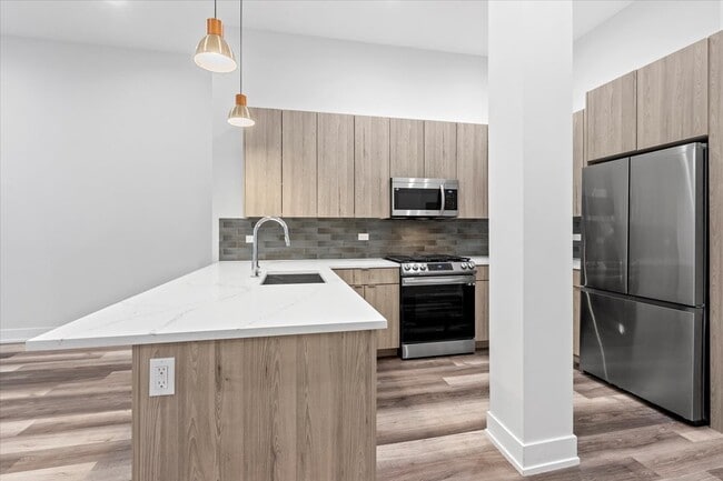 Photo - 2317 N Clark St Unit 305