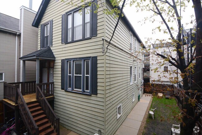 Building Photo - 3050 N Seminary Ave Unit M07B Rental
