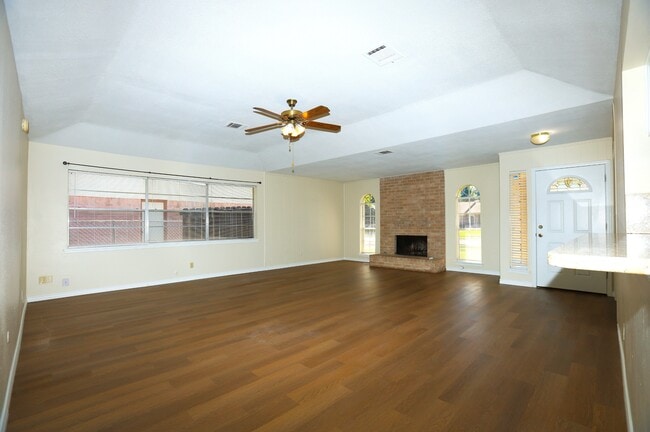 Photo - 206 Banyan Ct