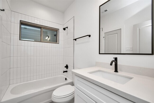 Photo - 4541 Old Yale St
