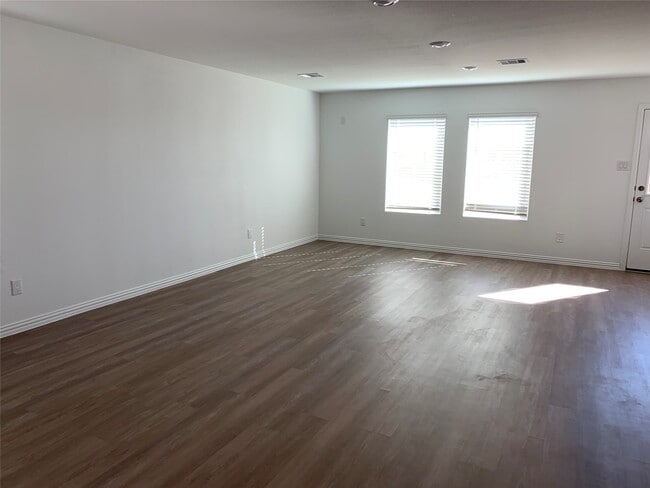 Photo - 18118 Rockvine Dr