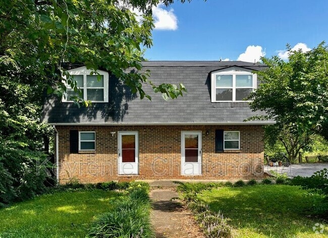 Building Photo - 918 S Crest Rd Unit B Rental