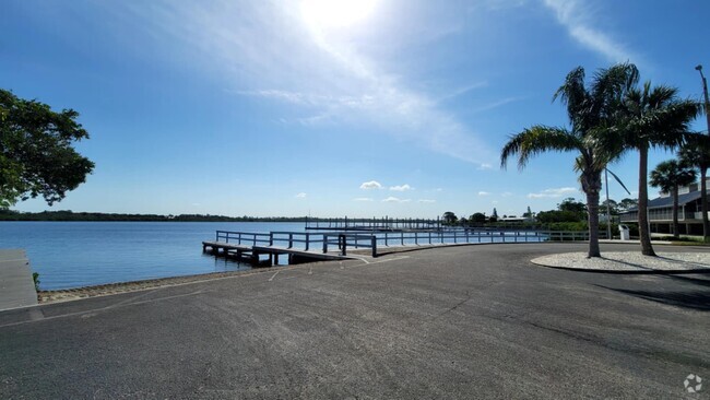 Building Photo - 2407 Pier Dr Rental
