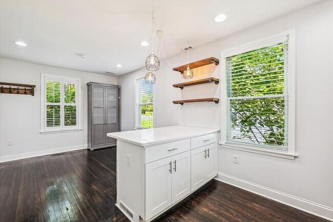 Photo - 2612 33rd St SE