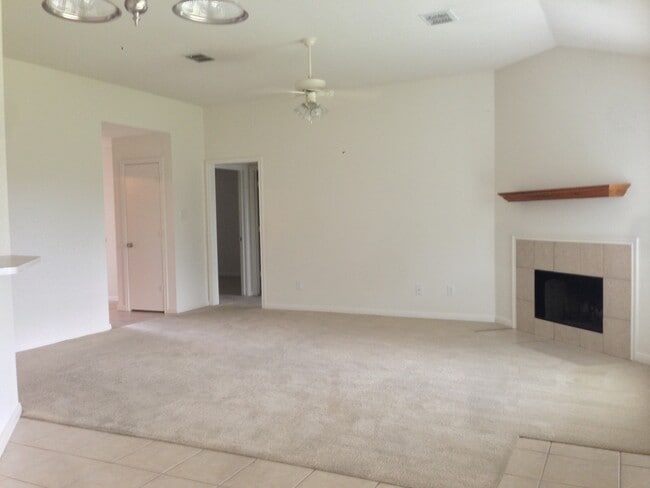 Photo - 3BR / 2BA Duplex in Hewitt, Texas | Midway...