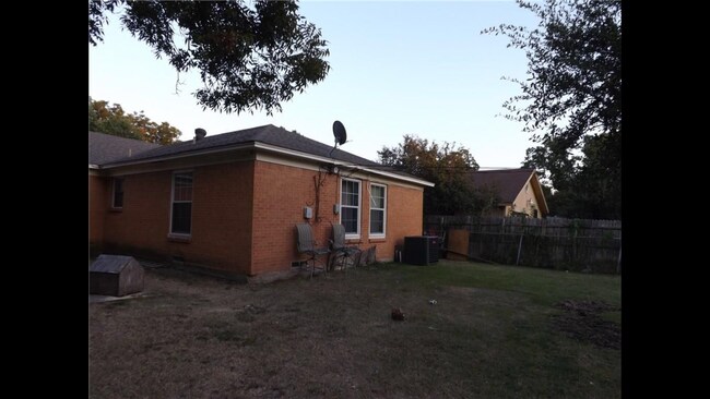 Photo - 1939 Gaylord Dr