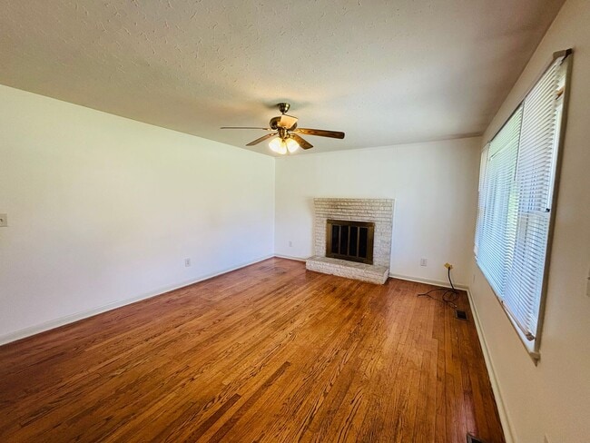 Photo - 1341 Jennelle Rd