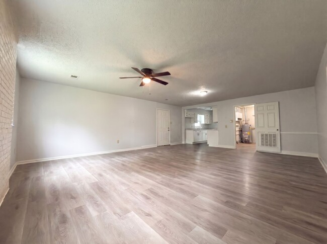 Photo - 854 Carrolton Rd