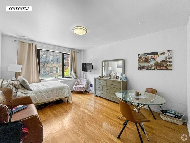 Building Photo - 67 E 3rd St Rental