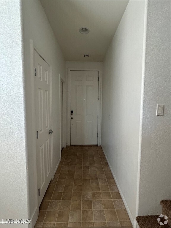 Building Photo - 10536 La Campana St Rental