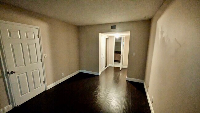 Photo - 3017 Riverside Dr Unit 120