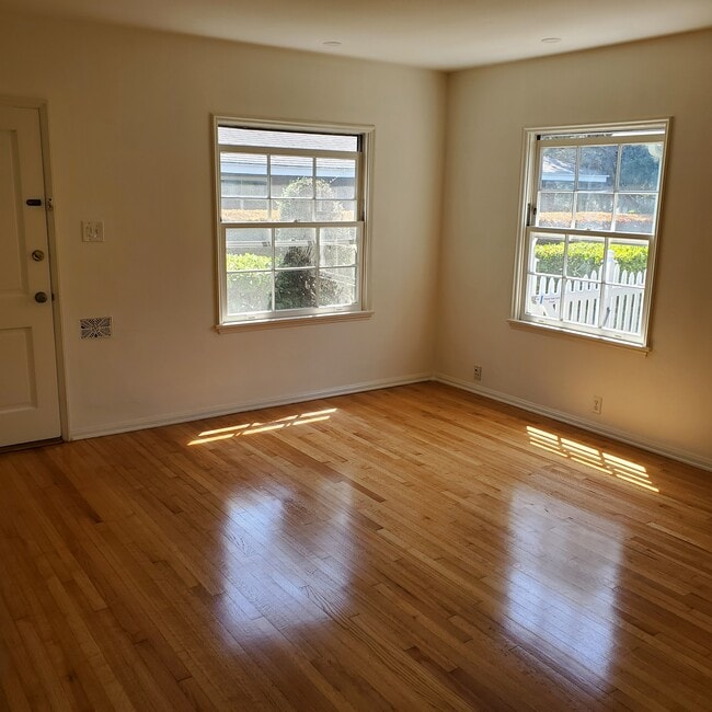 Living Room - 847 12th St Unit A