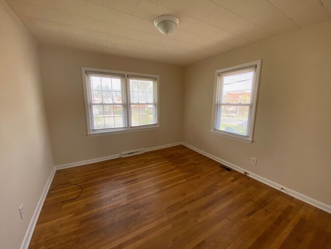 Photo - Walk to NCCU. 3 Bedroom