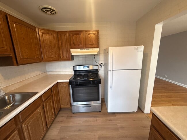 Photo - 6541 N Kedzie Ave