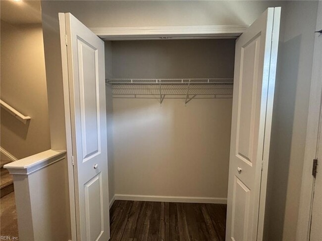 Photo - 2027 Petersen Way