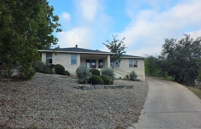 Building Photo - FOR LEASE!!