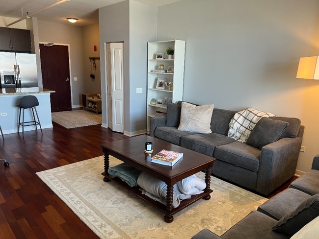 Photo - 511 W Division St