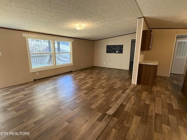 Photo - 8211 Barker Rd