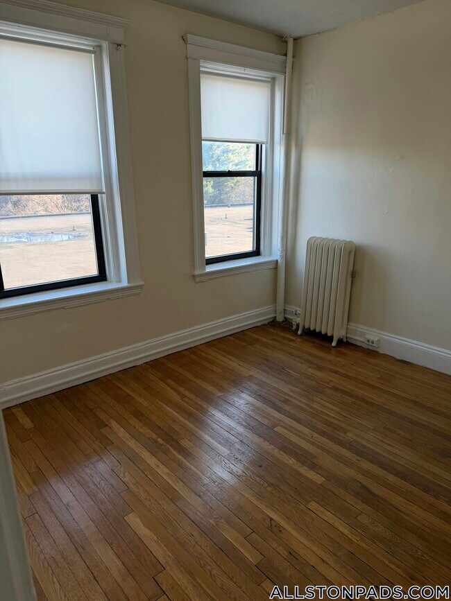 1152 Commonwealth Ave Unit 33