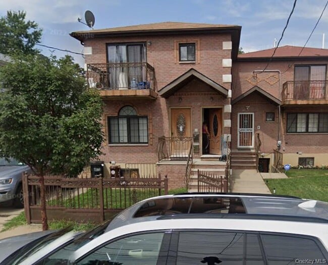 Building Photo - 104-8 220th St Unit 2nd flr