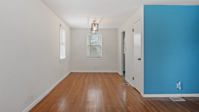 Photo - 7 Shangri La Ln