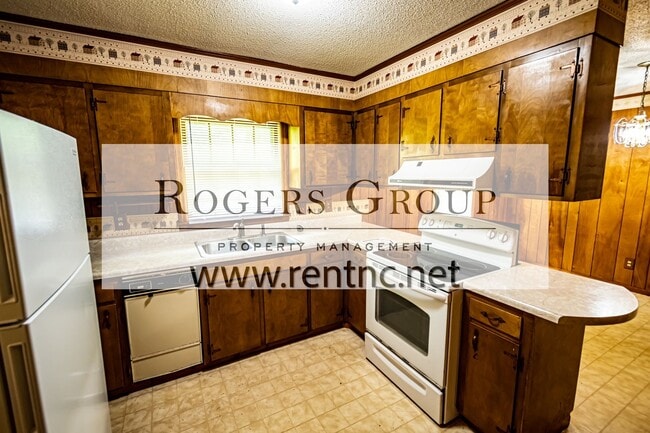 Photo - 929 Carroll Rd