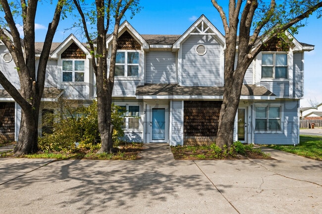 Building Photo - 7302 W Douglas Ave