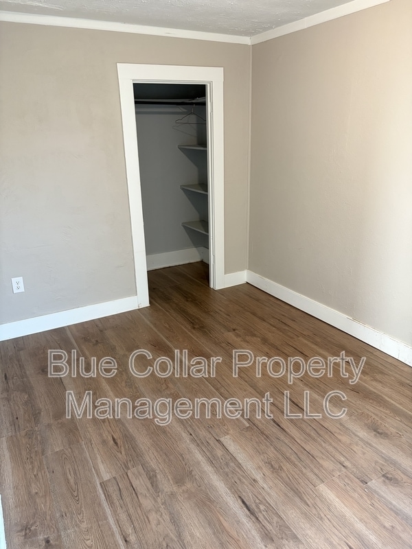 Photo - 421 Oak St