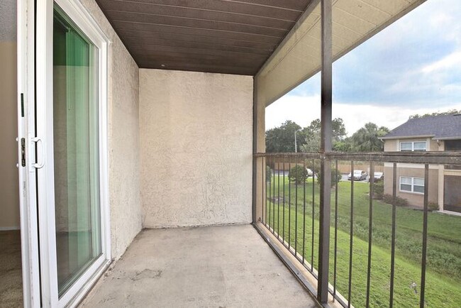 Photo - Modern 2/2 Condo in Hawthorne Village - Or...