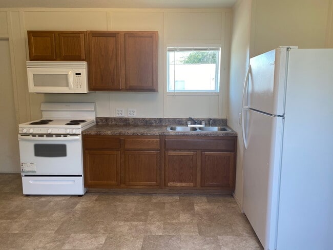 Photo - 17050 Meridian Blvd