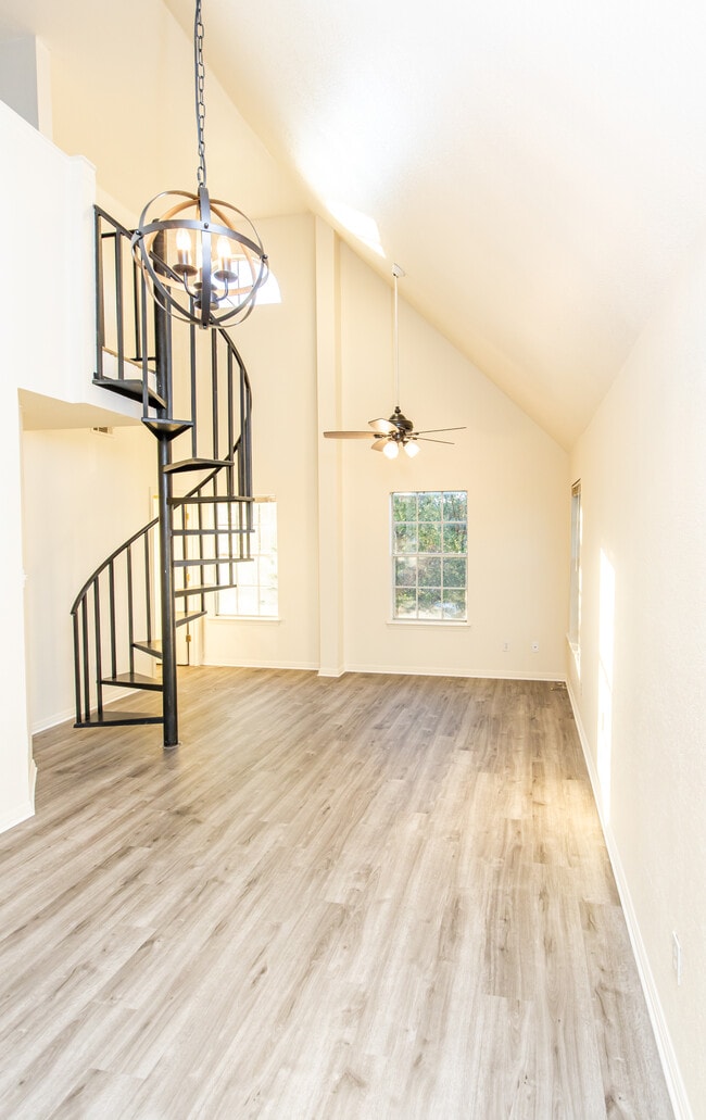Living Room - 3001 Whisper Oaks Ln Unit D