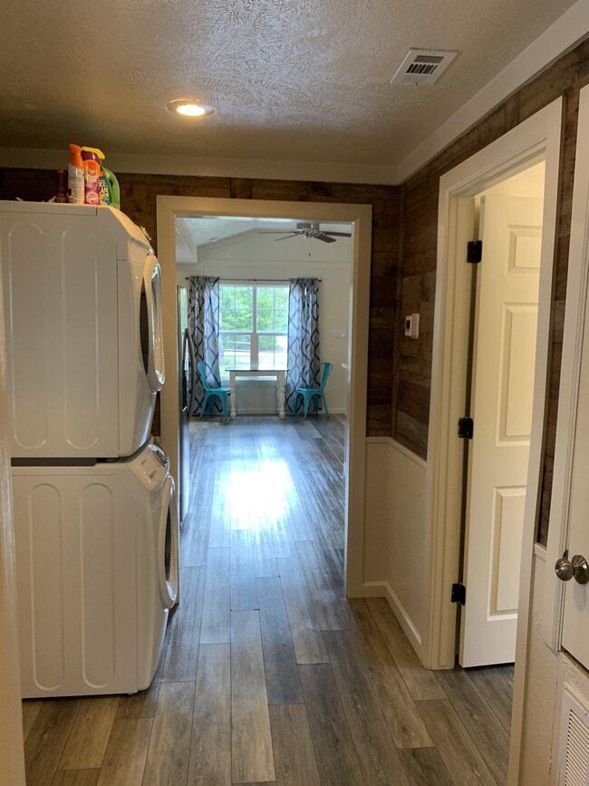 Photo - 11353 Oak Lake Rd