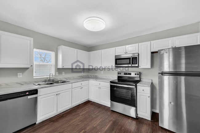 Building Photo - 2735 Purington Ave Unit Apt 20