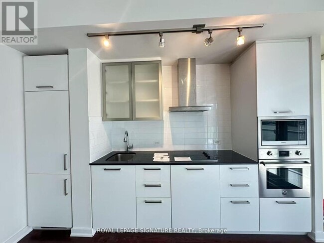 Photo - 14 York St Unit 2401
