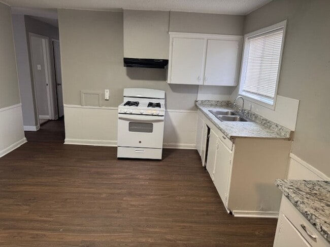 Photo - 3104 Gay Blvd