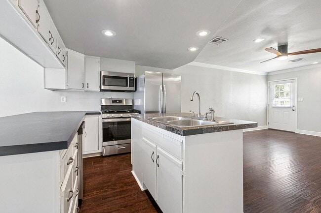Photo - 710 West Dr