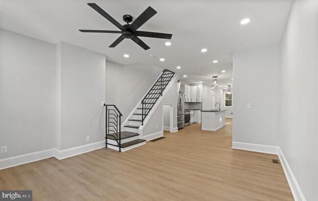 Photo - 5737 Springfield Ave