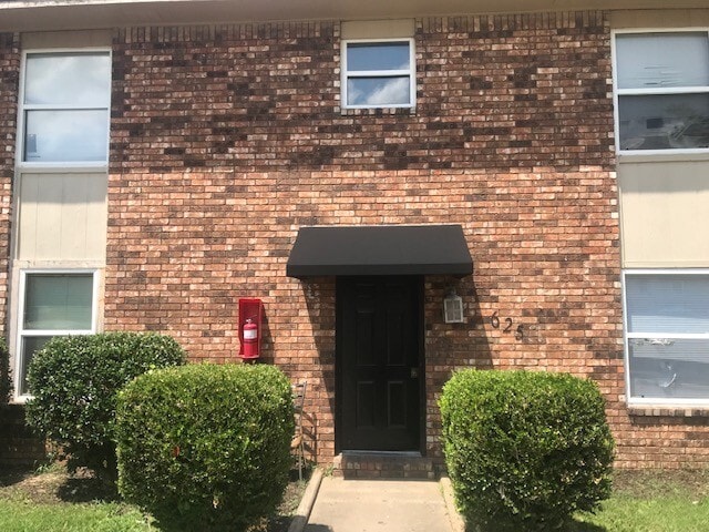Building Photo - 625 N Betty Jo Dr Unit Apt. B