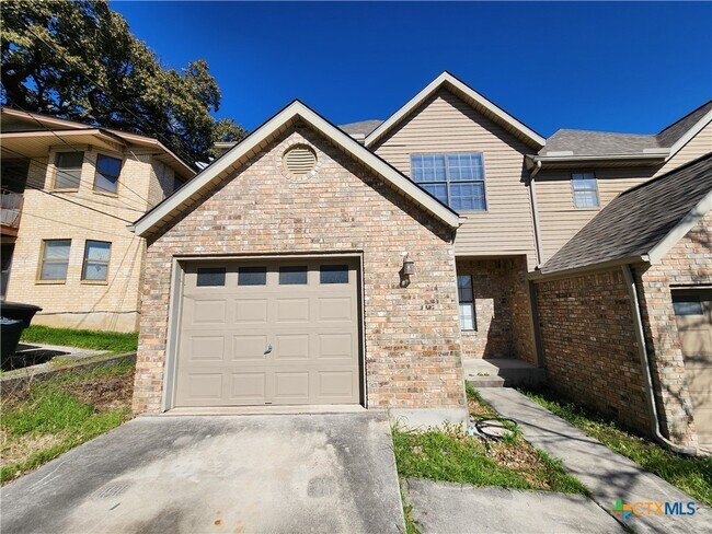 Photo - 21 Moss Rock Dr