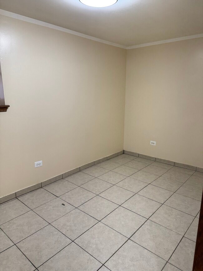 Photo - 3748 W Cermak Rd Unit Ground