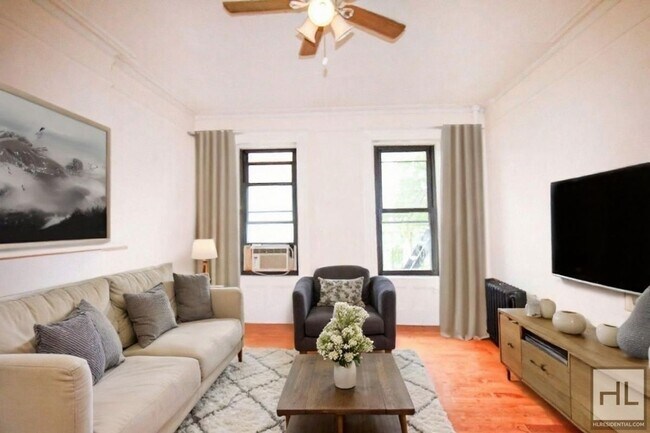 Photo - EAST 101 STREET Unidad 8