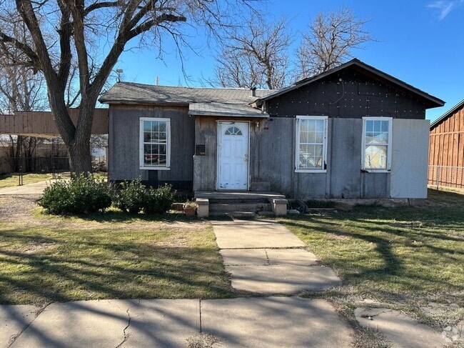 Building Photo - 903 W 8th St Rental