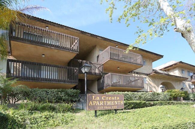 Photo - La Cresta Garden Apartments