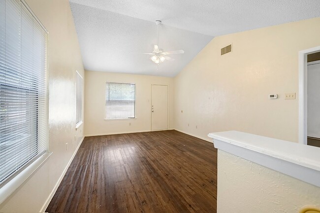 12311 Alderbrook Dr - 12311 Alderbrook Dr Apartamento Unidad B