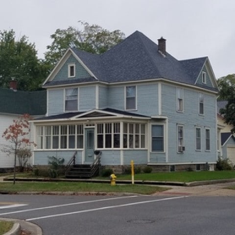 Building Photo - 383 Maple Ave