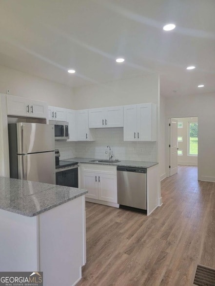Photo - 1351 Brewster St SW