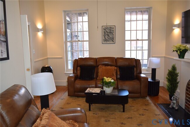 Photo - 422 W Clay St