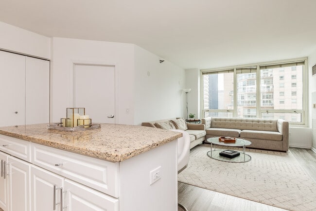 Photo - 33 W Ontario St Unit 32c