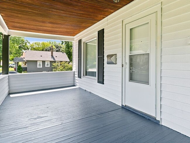 Building Photo - 2320 N 63rd St Rental