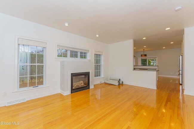 Photo - 80 Vanderbilt Ave